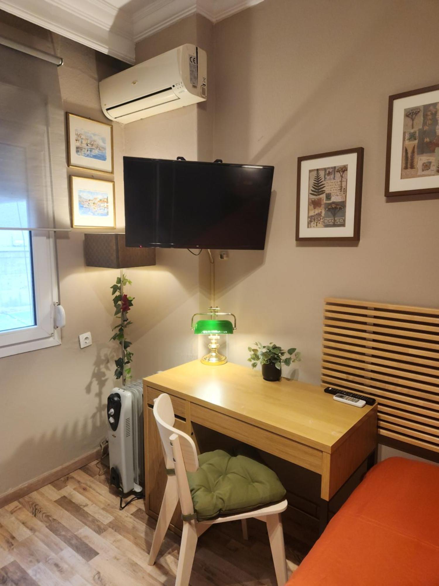 Pantheon Apartments Солун Стая снимка